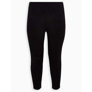 Torrid Retro Chic Audrey Skinny Studio Luxe Ponte High-Rise Pant Black size 1X